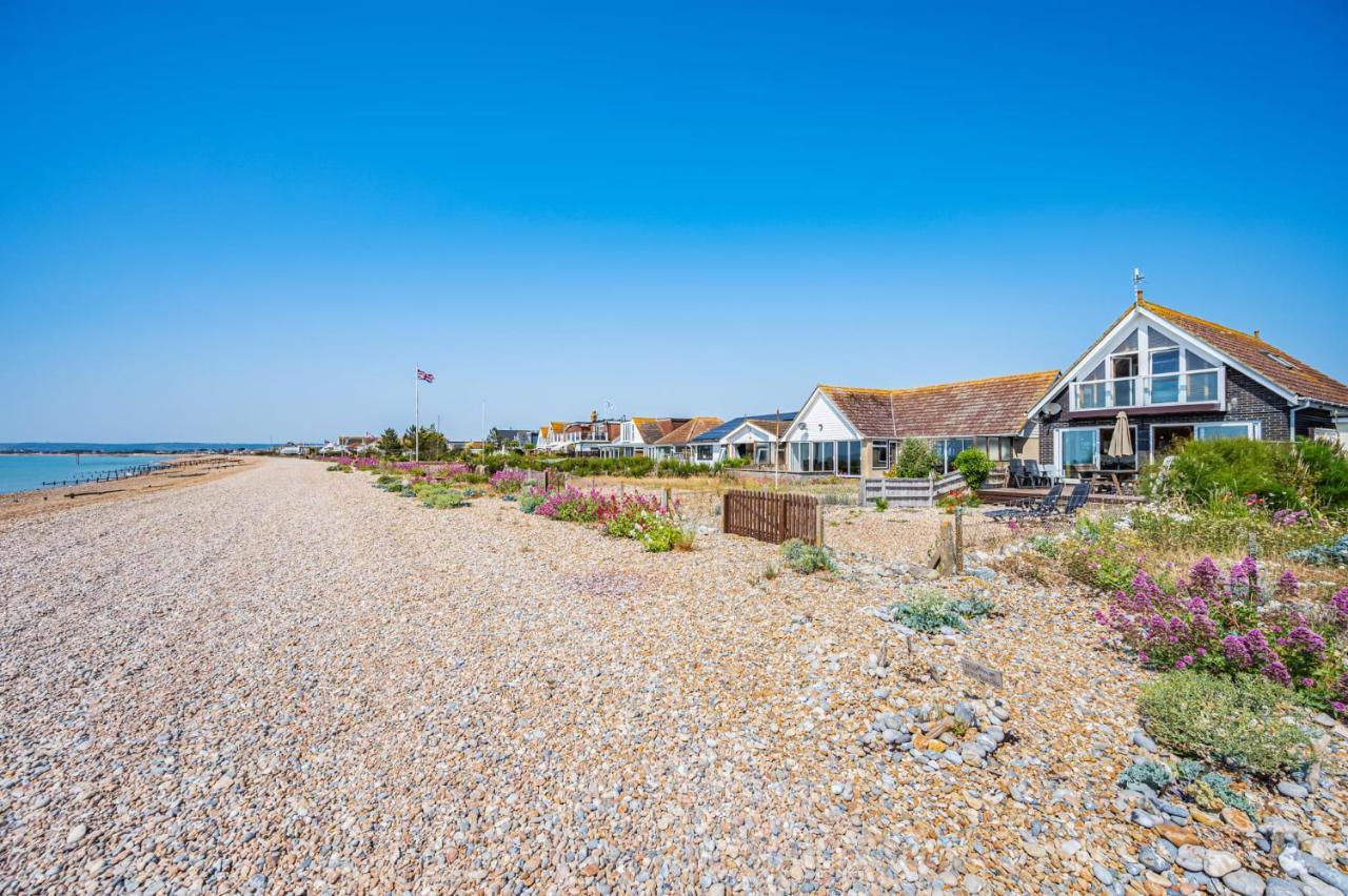 Pebble Paradise Beachfront Family Getaway بيفينسي المظهر الخارجي الصورة