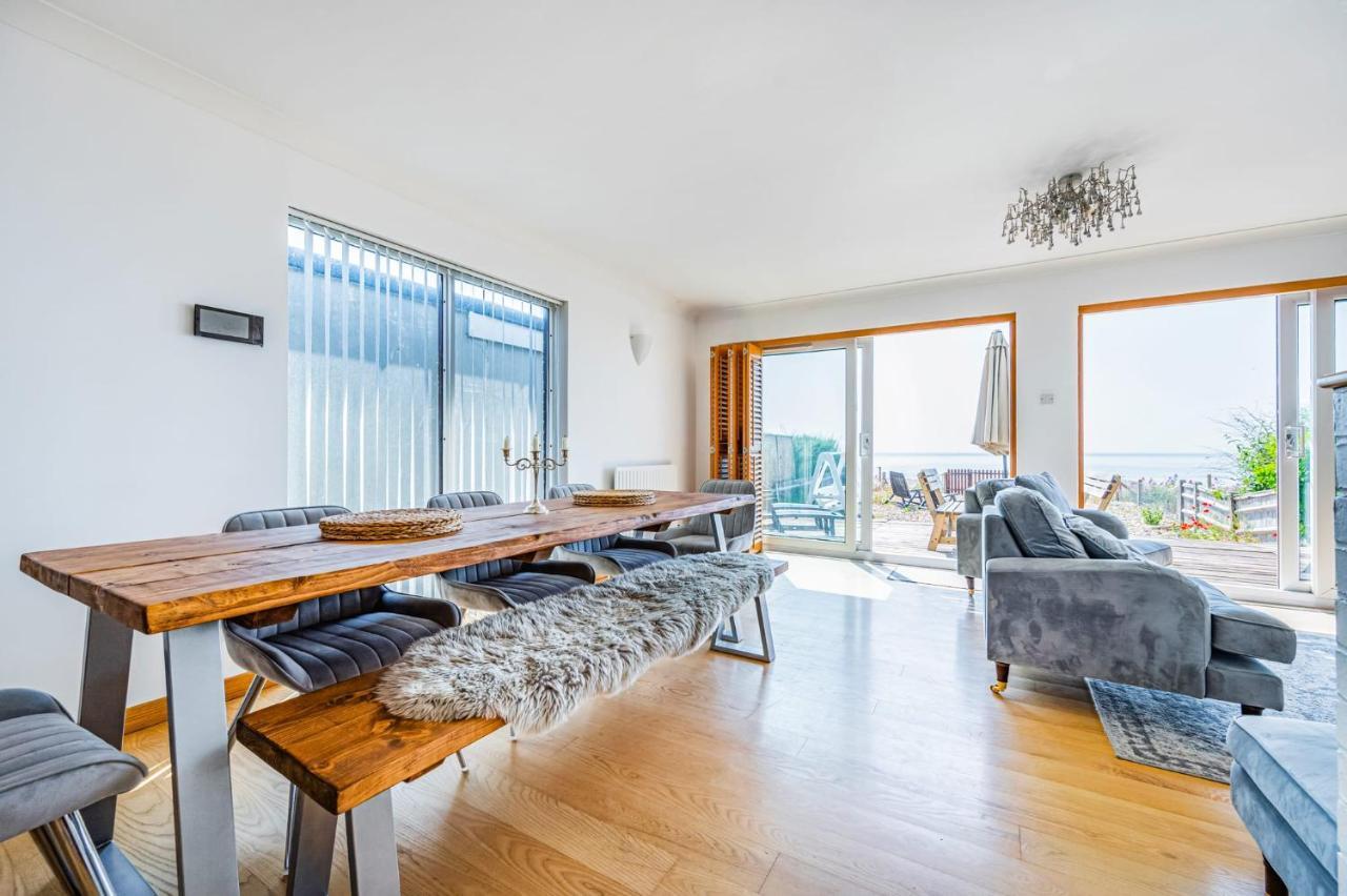 Pebble Paradise Beachfront Family Getaway بيفينسي المظهر الخارجي الصورة