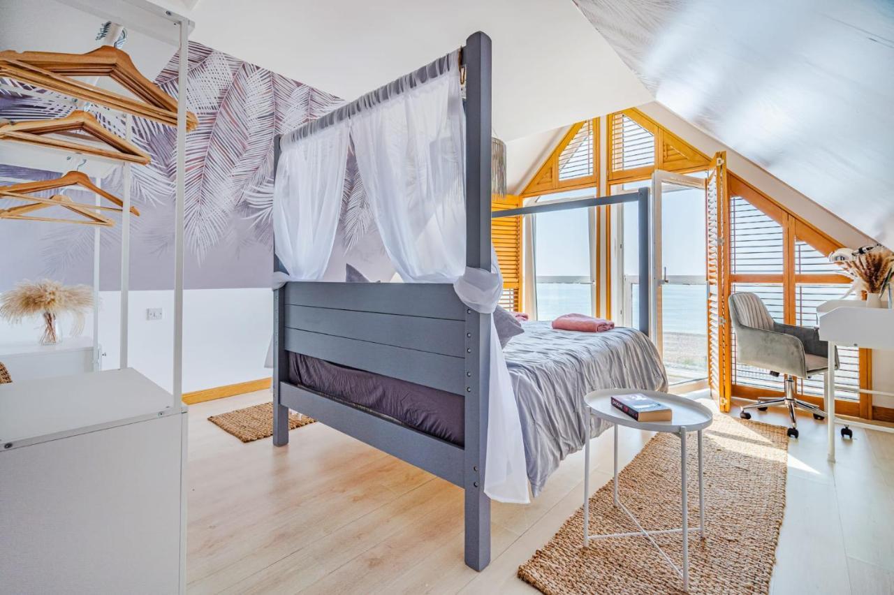 Pebble Paradise Beachfront Family Getaway بيفينسي المظهر الخارجي الصورة