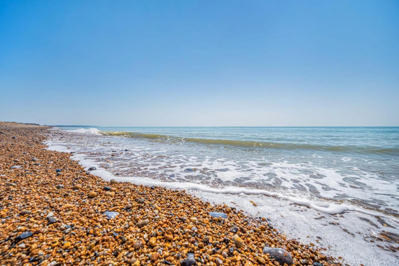Pebble Paradise Beachfront Family Getaway بيفينسي المظهر الخارجي الصورة