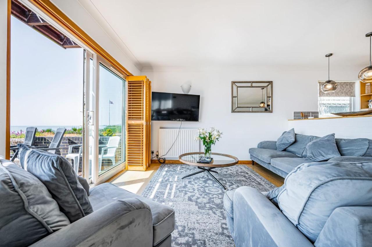 Pebble Paradise Beachfront Family Getaway بيفينسي المظهر الخارجي الصورة